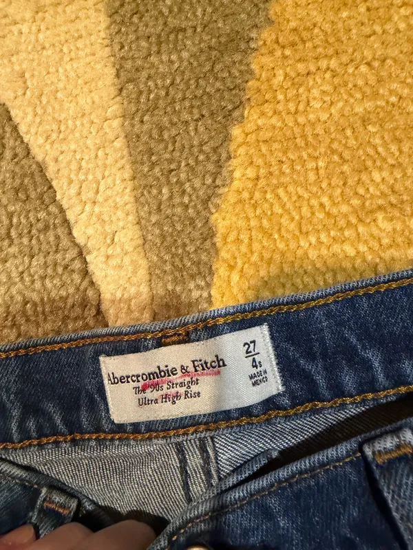 Abercrombie & Fitch The 90’s Straight Ultra High Rise Jeans Size 27 / 4 SHORT - Image 3