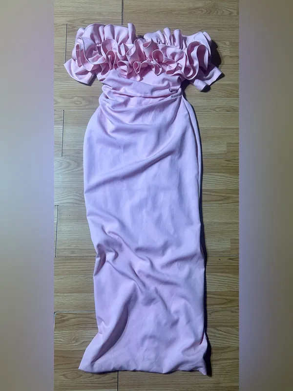 Ladies 9/10 Gorgeous fitted Blush Pink Off-Shoulder Ruffle Evening Gown - Image 3