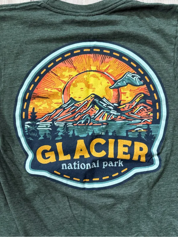 Glacier National Park Heather Forest Green Mountain Tee size small - Image 7