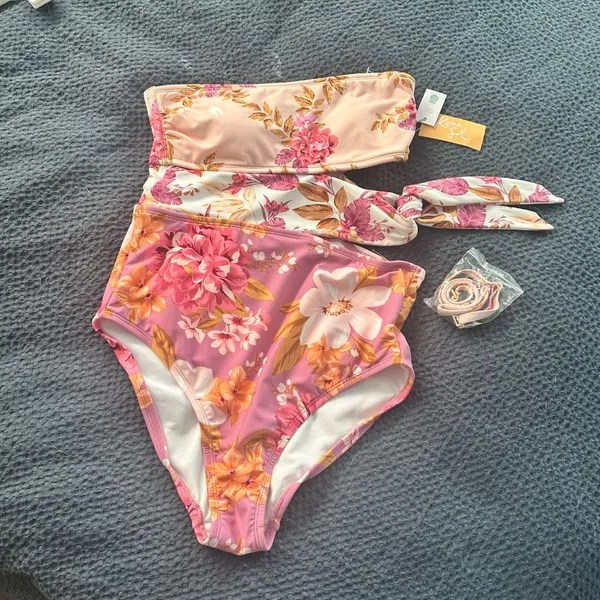 KONA SOL New NWT Strapless Cutout One Piece Swimsuit Size Medium 8-10 - Image 2
