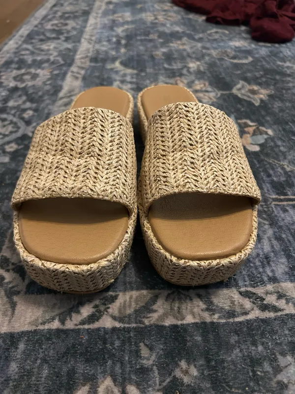 Platform Sandals Tan Size 6.5 - Image 3