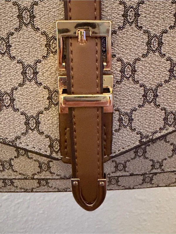Source Unknown Beige Brown Monogram Shoulder Bag with Gold Buckle with a matching wallet. - Image 9