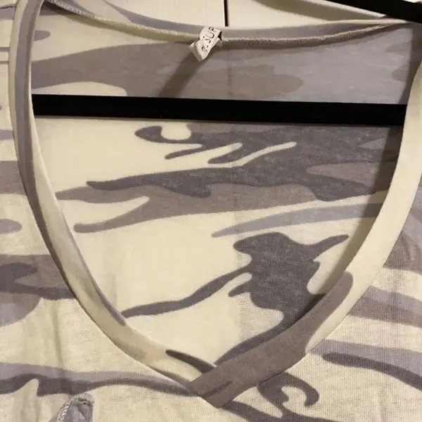 Z Supply Women’s V Neck Camouflage T-Shirt - Image 3