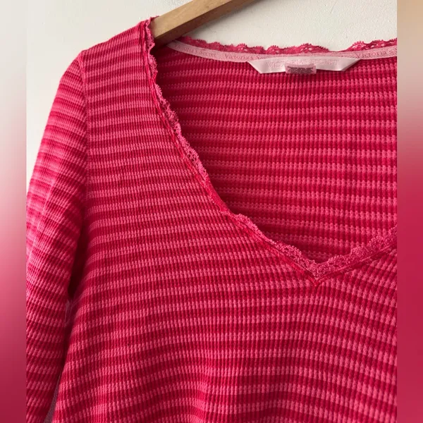 Victoria’s‎ Secret Rare Y2K Pink Stripe Waffle Knit V Neck Long Sleeve Top Lace - Image 2