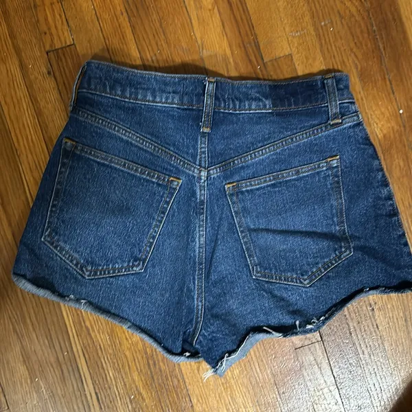 Abercrombie High waisted mom shorts - size 27 (size 4) - Image 2