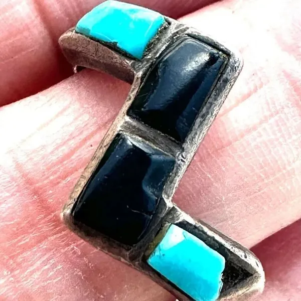 Dp Vintage Sterling Onyx and Turquoise Inlay Band ring - Image 10