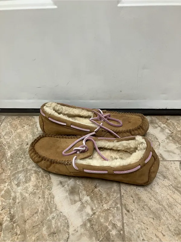 UGG Dakota Brown Suede Slippers Moccasin Sheepskin Wool Lined Size 8 Women’s - Image 6