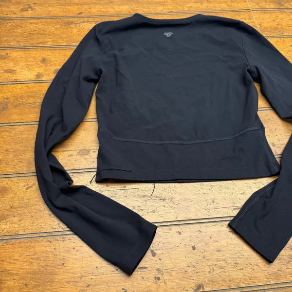 TnA action‎ Aritzia Black Long Sleeve Cropped Athletic Top Women's Size S - Image 6