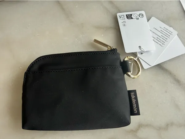 Lululemon Clippable Card Pouch - Image 3