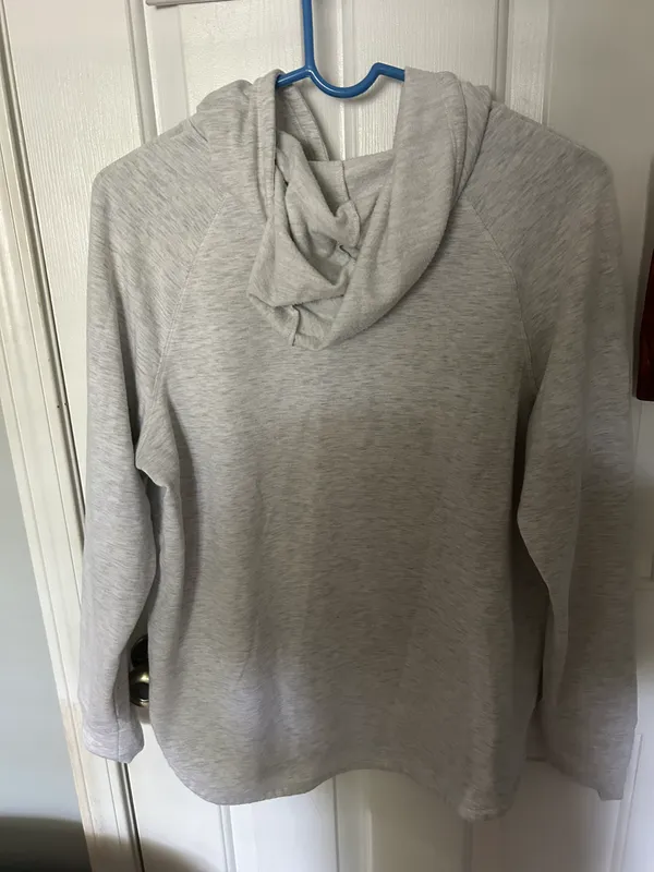 DICK'S Sporting Goods grey lightweight hoodie - Image 2