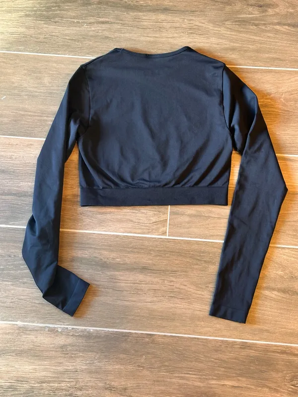 Gymshark Everyday Seamless Long Sleeve Crop Top Black S Estimated - Image 6