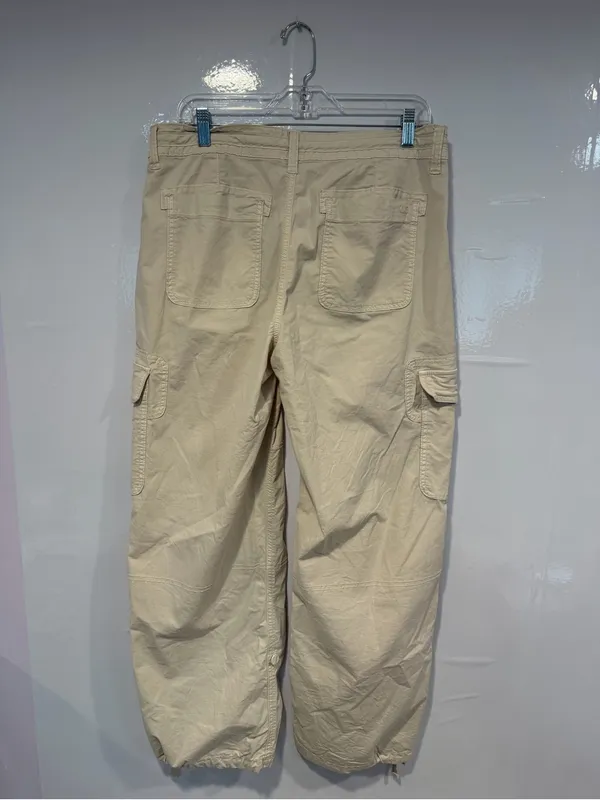 American Eagle Convertible Beige Cargo Jogger Pants with Drawstring‎ Waist - Image 5