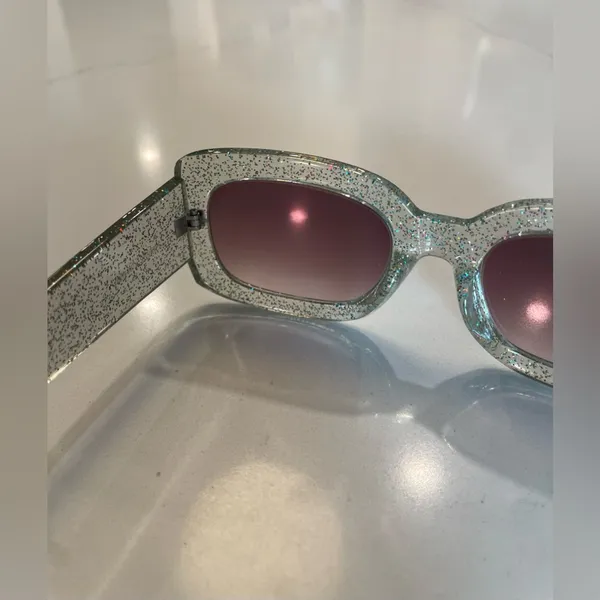 American Eagle AE Aerie Getaway Clear Glitter Frame Sunglasses - Image 7