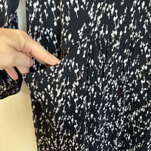 Garnet Hill Shirt Dress Women 4 Black White‎ Floral Long Sleeve V-Neck Pockets - Image 4
