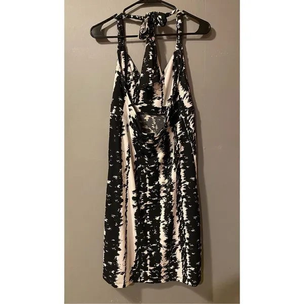 Apostrophe Black And White Halter Neck Tie Neck Backless Dress Size Medium - Image 4