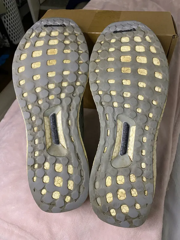 Adidas UltraBoost 4.0 Legend Ivy mens Size 11 Sneakers shoes - Image 7