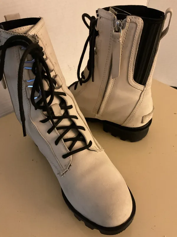 Sorel Women's off White leather Lace-Up Combat Boots with Black Laces 8 - Image 6