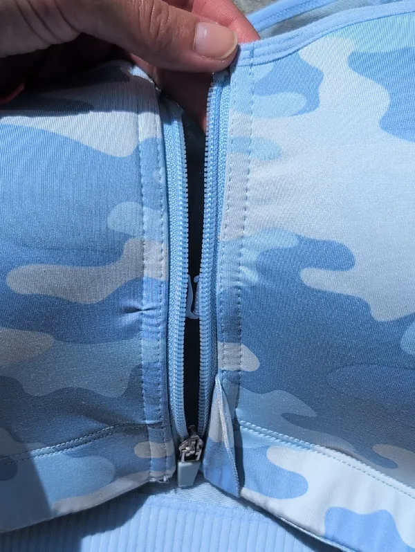 Layer 8 Front Zip Camo Sports Bra Size XXL - Image 5