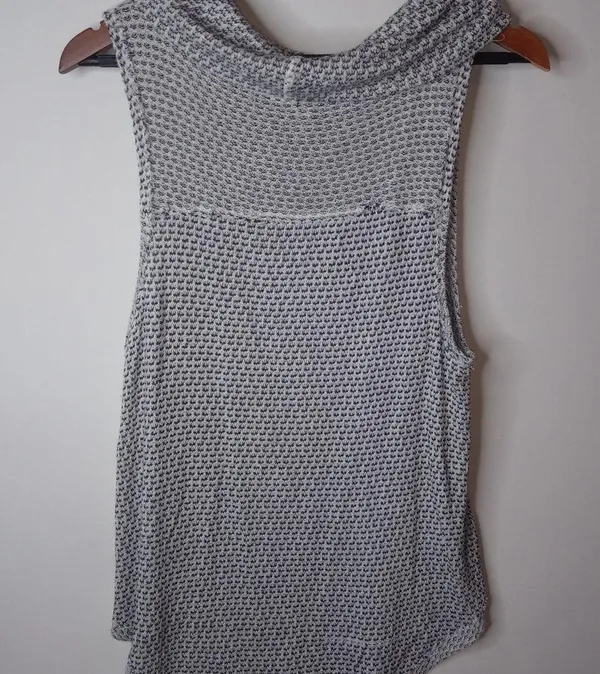 Urban Outfitters M+M Gray Cowl Neck Boyfriend Sleeveless Top - Image 5