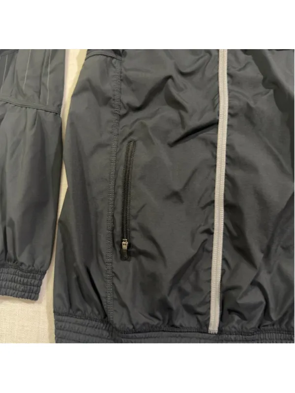 Lululemon Women’s 4 Black Half Zip Hooded Running Windbreaker Pullover Jacket - Image 9
