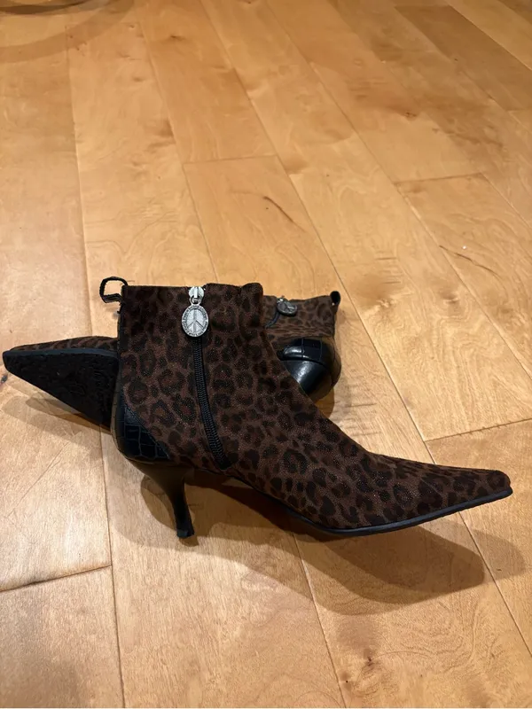 Donald J. Pliner Lola leopard-print ankle boots booties pointed tow sz 7.5 brown - Image 3
