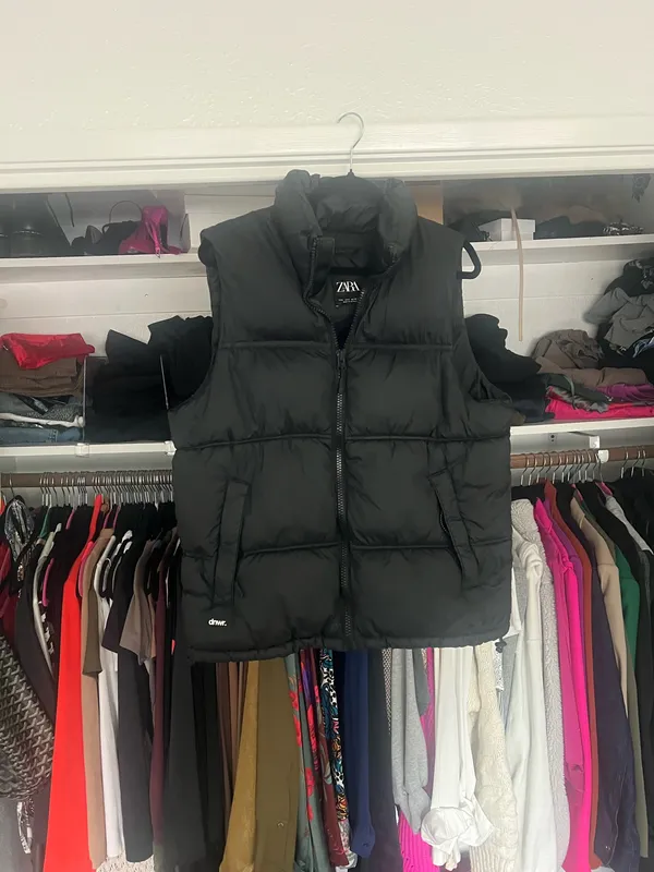 Zara DNWR black puffer vest S  - Image 2