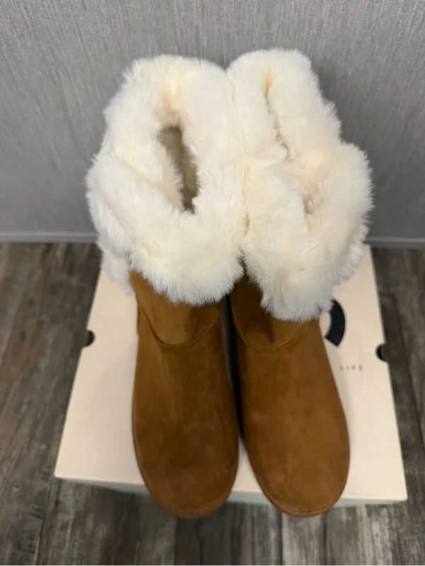 SO Tan Faux-Suede Winter Boots with Cream Faux-Fur Trim Size 11 - Image 13