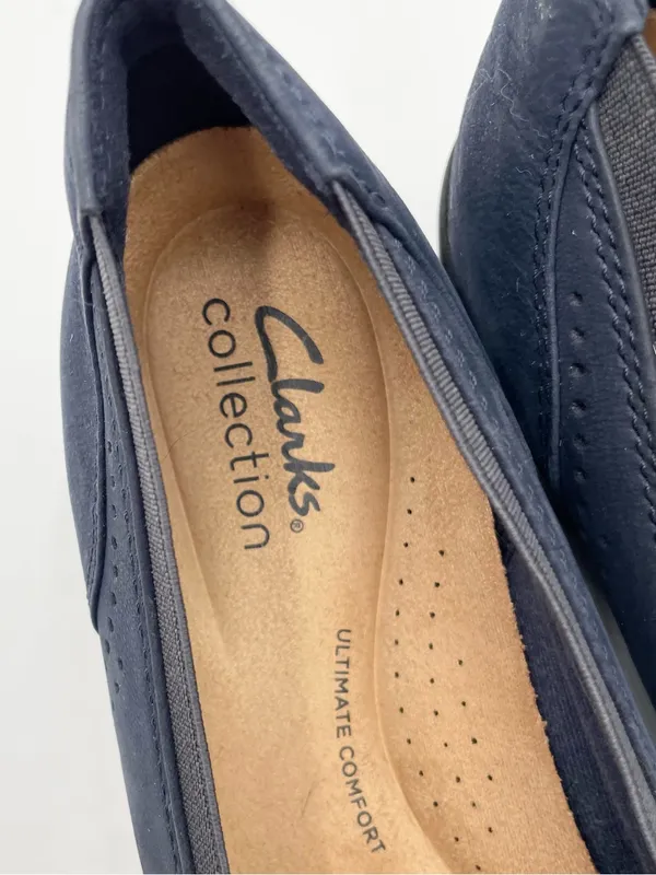 Clarks Collection Suttyn Kaylie Slip-On Shoes Size 7 Navy Blue Nubuck Leather - Image 4