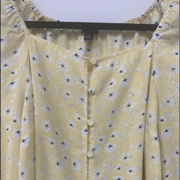 ANN TAYLOR Yellow and White Floral Print Blouse Size M - Image 2