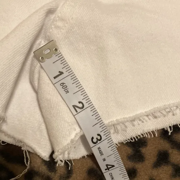 ZARA Shorts White Jean Shorts Women’s Size 12 Distressed Edging Side Slit Shorts - Image 13