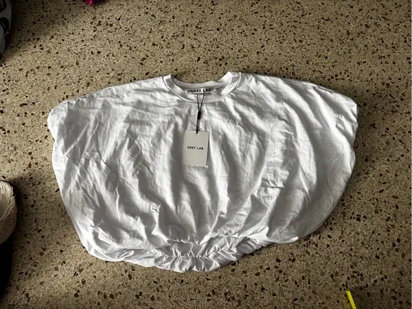 NWT grey lab white short sleeved bubble hem XS - Image 2