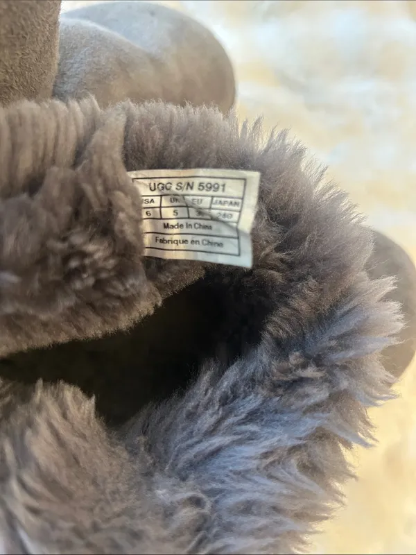 UGG Charcoal Suede Shearling Button Boot Gray Size 6 - Image 2