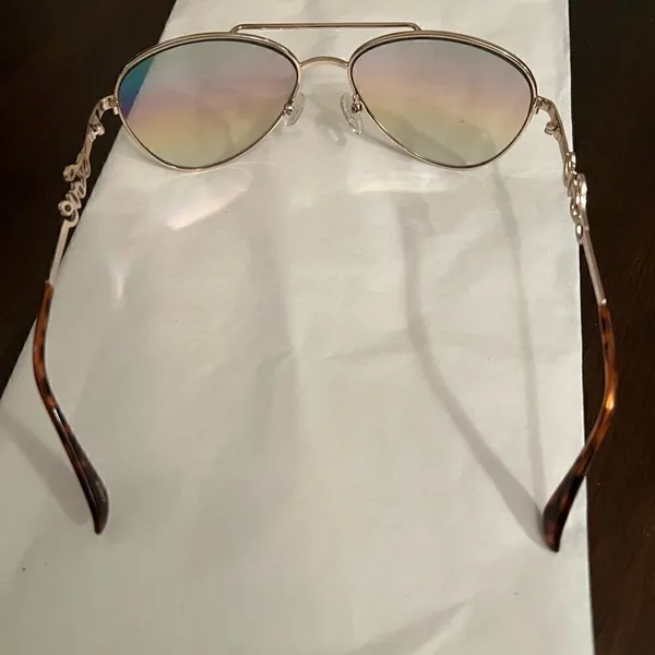NWOT LOVE aviator sunnies so cute and stylish they add flare to any outfit - Image 6