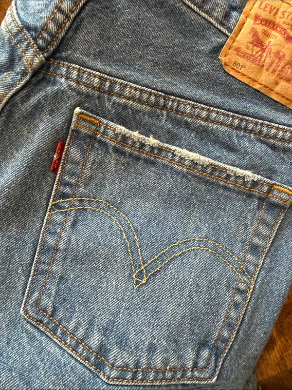 LEVI'S High-Rise Distressed Button-Fly Denim Midi Shorts 27 Classic Casual - Image 4