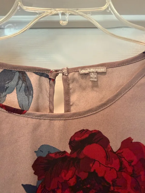 Floral Bell-Sleeve Blouse in Taupe with Red Roses - Image 3