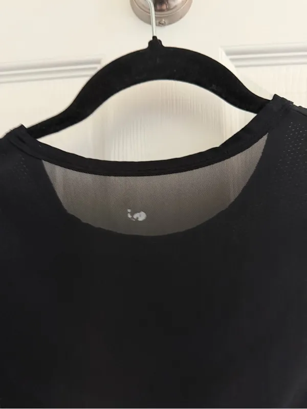 Women's Fabletics Black Mesh Workout Tank Top Size Small - Image 4