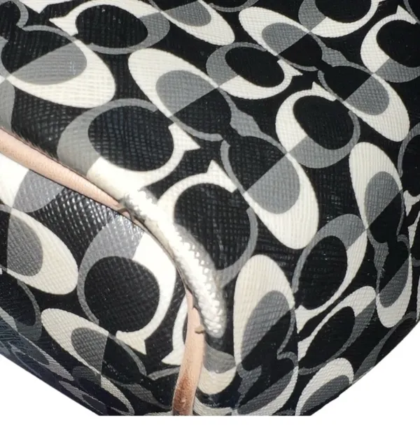 Coach Peyton Signature C Tote Black - Image 4