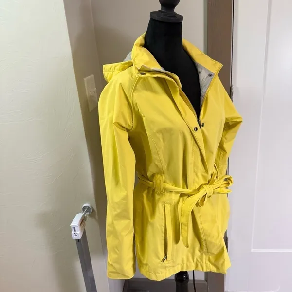 The North Face Butter Yellow Tie Front Zip Up Rain Jacket Hooded Outdoor Vented - Image 3