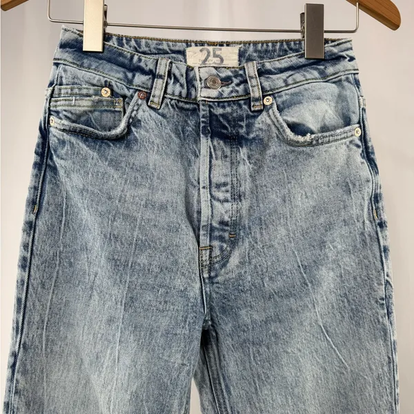 Free People x We The Free Zuri Mom Jean in Lived‎ Size 25 - Image 4
