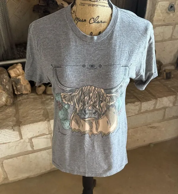 Gray Short Sleeve Tee with Whimsical Cat Design - Image 5