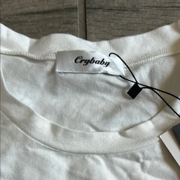 White and Brown Short Sleeve Tee with Heart Design - Image 3