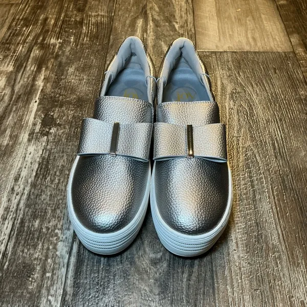 Joy Leather Silver Slip-On Women's Shoes Size 6.5 - Image 14