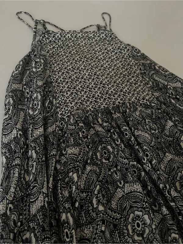 Abercrombie & Fitch Off-White & Black Paisley Handkerchief Hem Cami Top Size L - Image 9