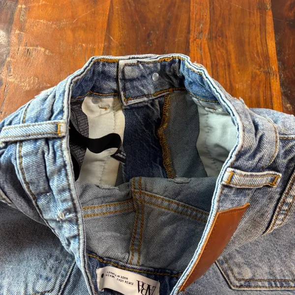 Zara High Waist Distressed Denim Shorts‎ Light Wash Blue Size 2 Raw Hem Cut Offs - Image 5