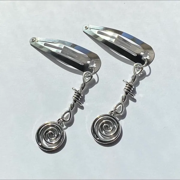 Handmade spike & spiral silver hair clips set of 2⭐️ - Image 2