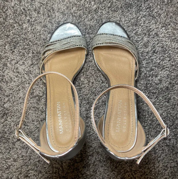 Silver Heels - Image 3