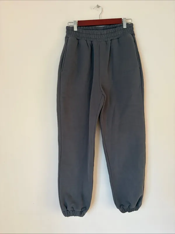 Comfrt gray sweatpants - Image 2