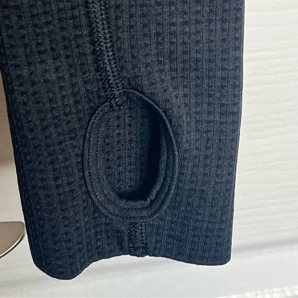 Gymshark Vital Crop Top Seamless Long Sleeve Size M Black - Image 9