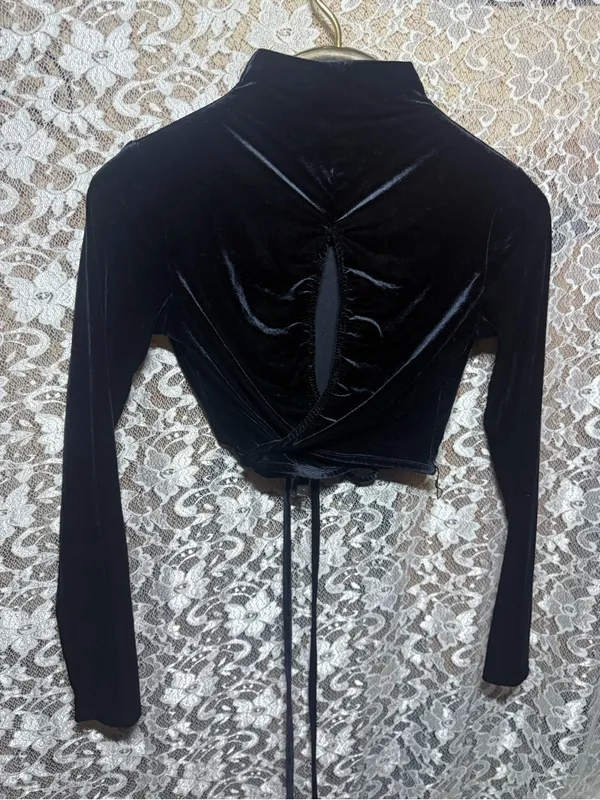 Velvet long sleeve wrap crop top small can be worn front or back - Image 2