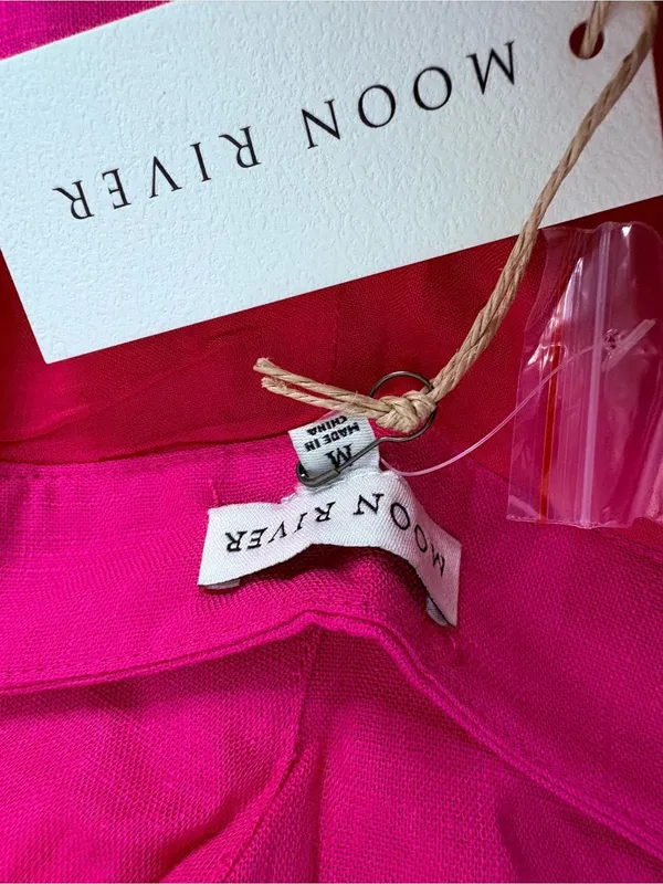 NWT Moon River Bright Fuchsia Button-Front Women’s Shorts Sz medium - Image 3